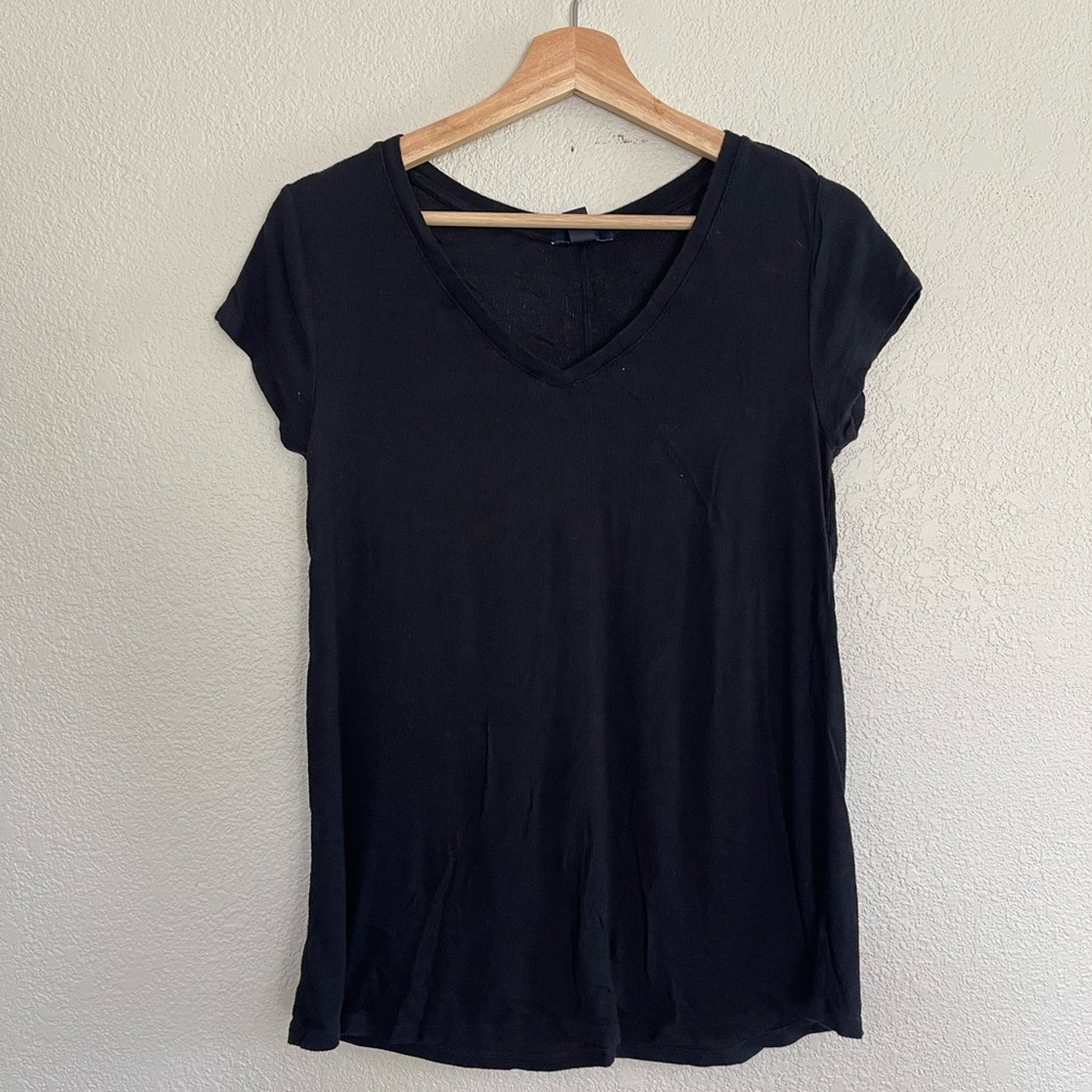Old Navy Ribbed V-Neck Tee